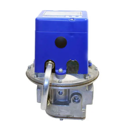 Maxitrol 220E-2 Gas Pressure Regulator 12000000 BTU R325C10 Spring 1-3 PSI Maximum 10 PSI Inlet Pressure
